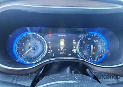 2017 Chrysler Pacifica Touring L Plus z USA, uszkodzony, nr VIN 2C4RC1EG9HR560594